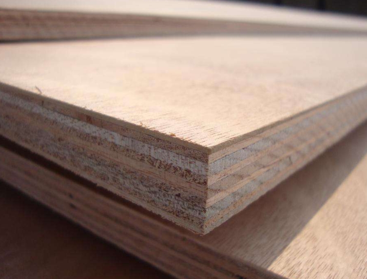 A Plywood, mint az egyik leggyakrabban használt bútor- és a mesterséges táblák egyik leggyakrabban használt anyagának, széles körű alkalmazási forgatókönyvekkel rendelkezik.